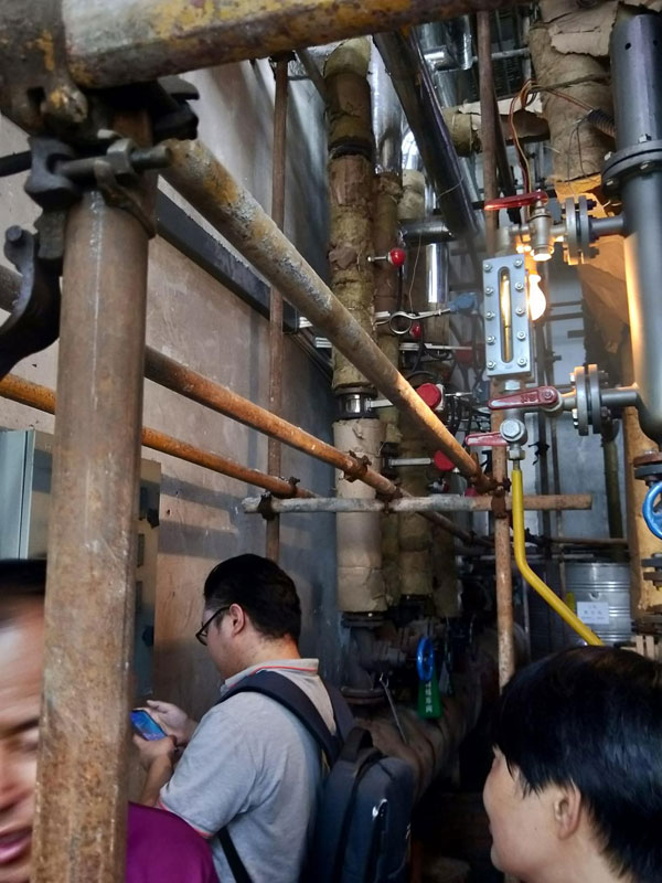 工程師前往現場進行技術指導 工程師前往現場進行技術指導