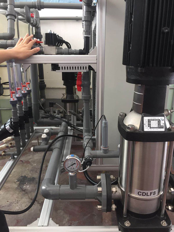 米科儀表在水肥機設備上的應用 米科儀表在水肥機設備上的應用